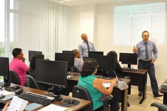 Escola do Legislativo inicia cursos para servidores nesta terça-feira