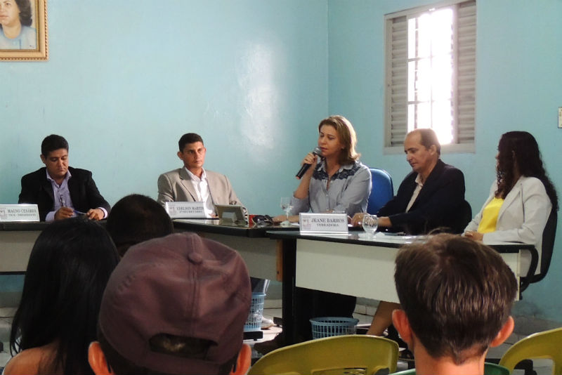 Deputada Valéria Macedo visita o município de Montes Altos