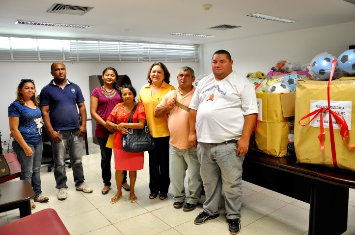 Gedema faz doação de brinquedos a associações voluntárias