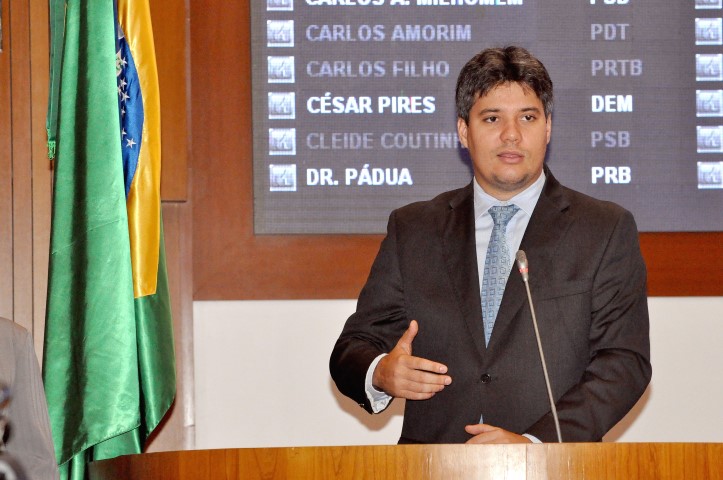 AL aprova projetos de Neto Evangelista que beneficiam deficientes e concurseiros    