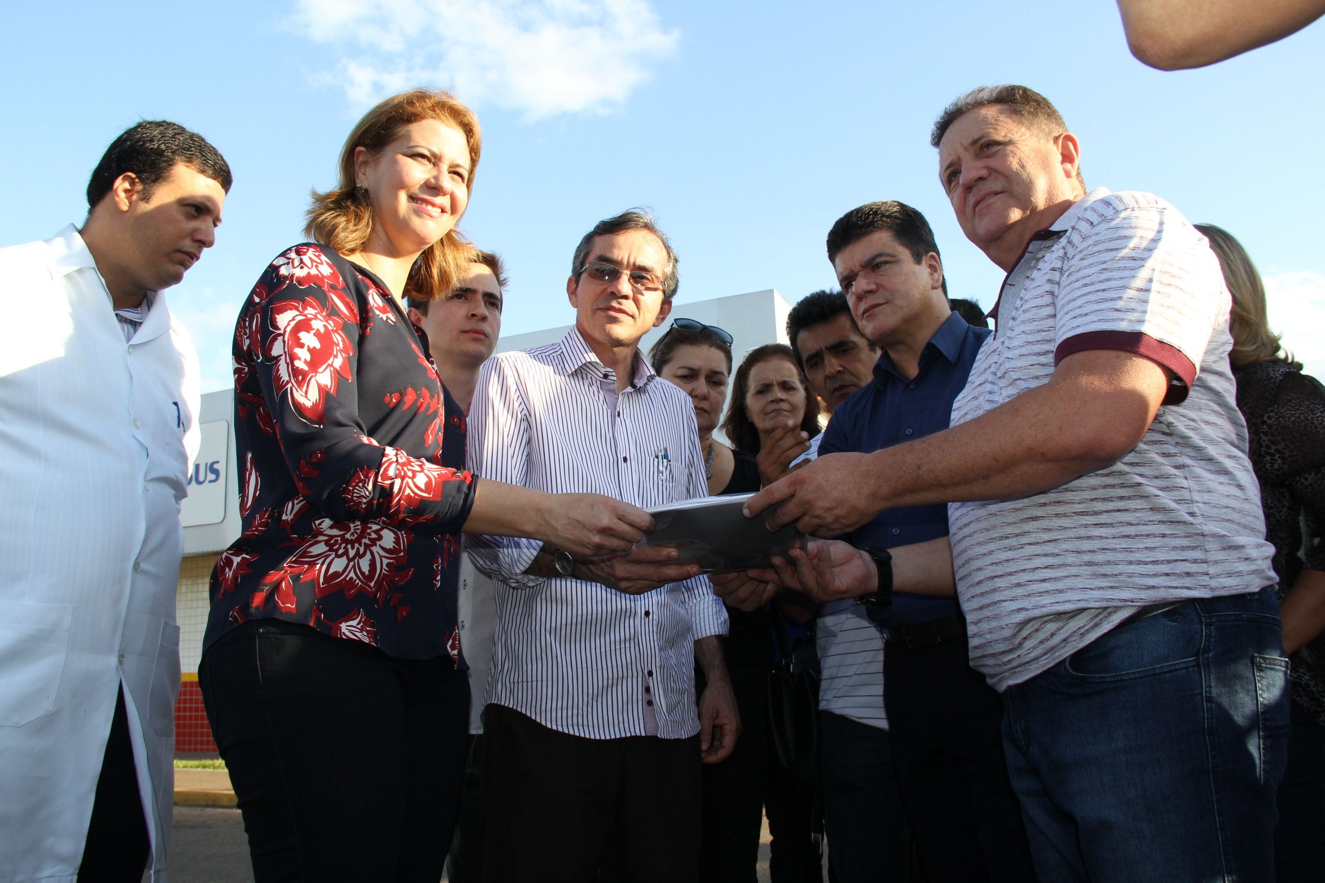 Valéria Macedo apresenta Regional de Saúde de Porto Franco a secretário