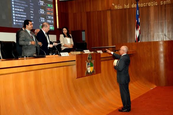 Deputado Fernando Furtado é empossado na Assembleia Legislativa