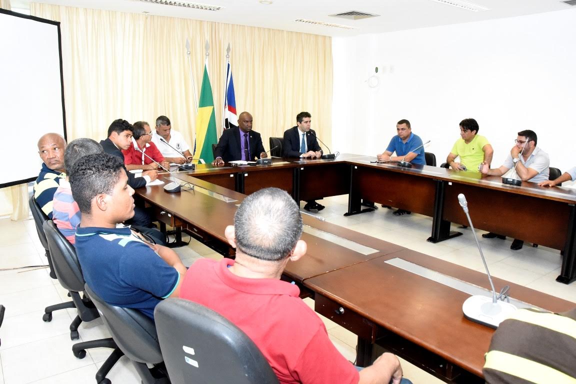 Cabo Campos participa de reunião entre taxistas e secretaria de Trânsito e Transporte