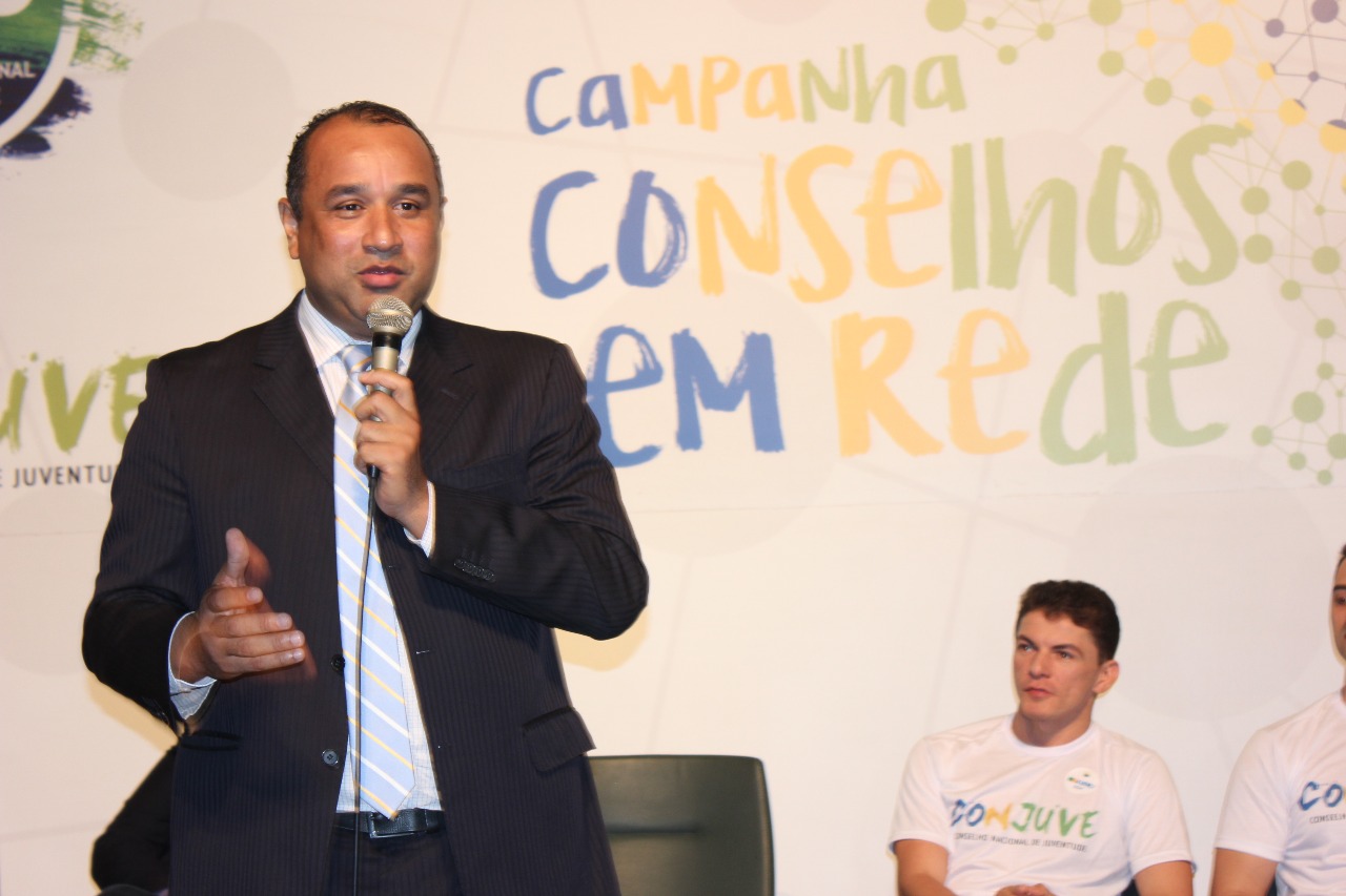 Roberto Costa participa da abertura da reunião do Conselho Nacional de Juventude 