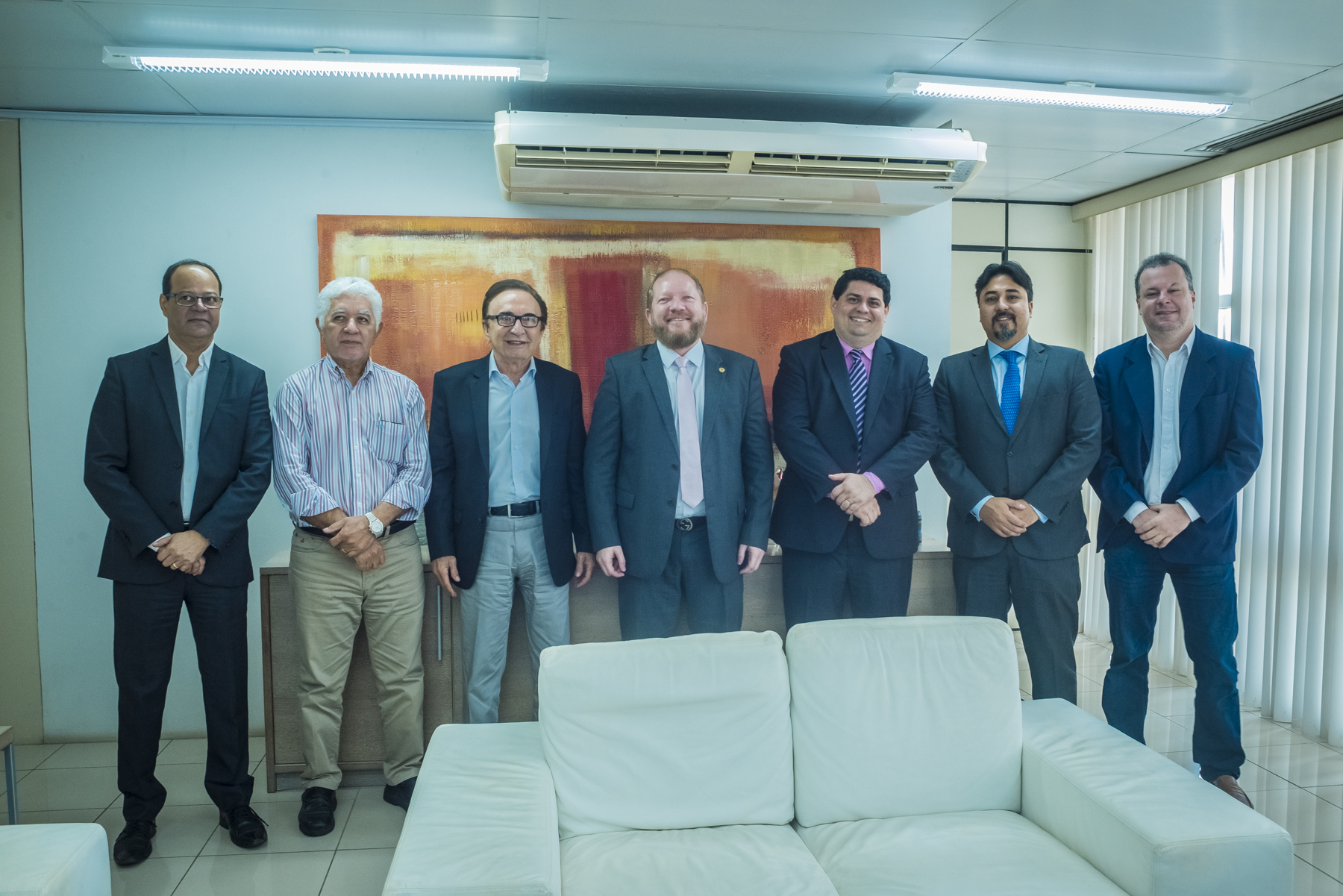 Em visita ao TCE, Othelino Neto discute parceria para divulgação das ações do órgão na TV Assembleia