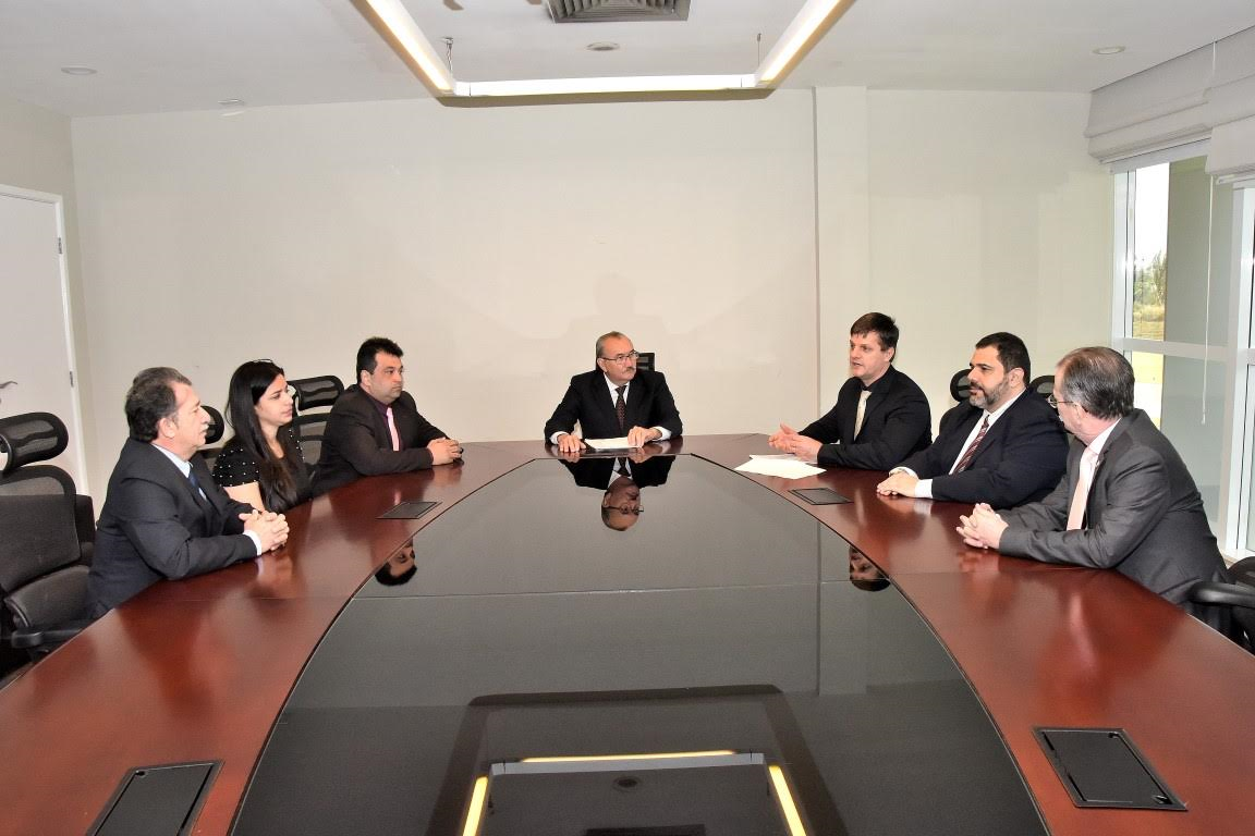 Representantes do FIDA e secretário da Agricultura Familiar visitam a Assembleia