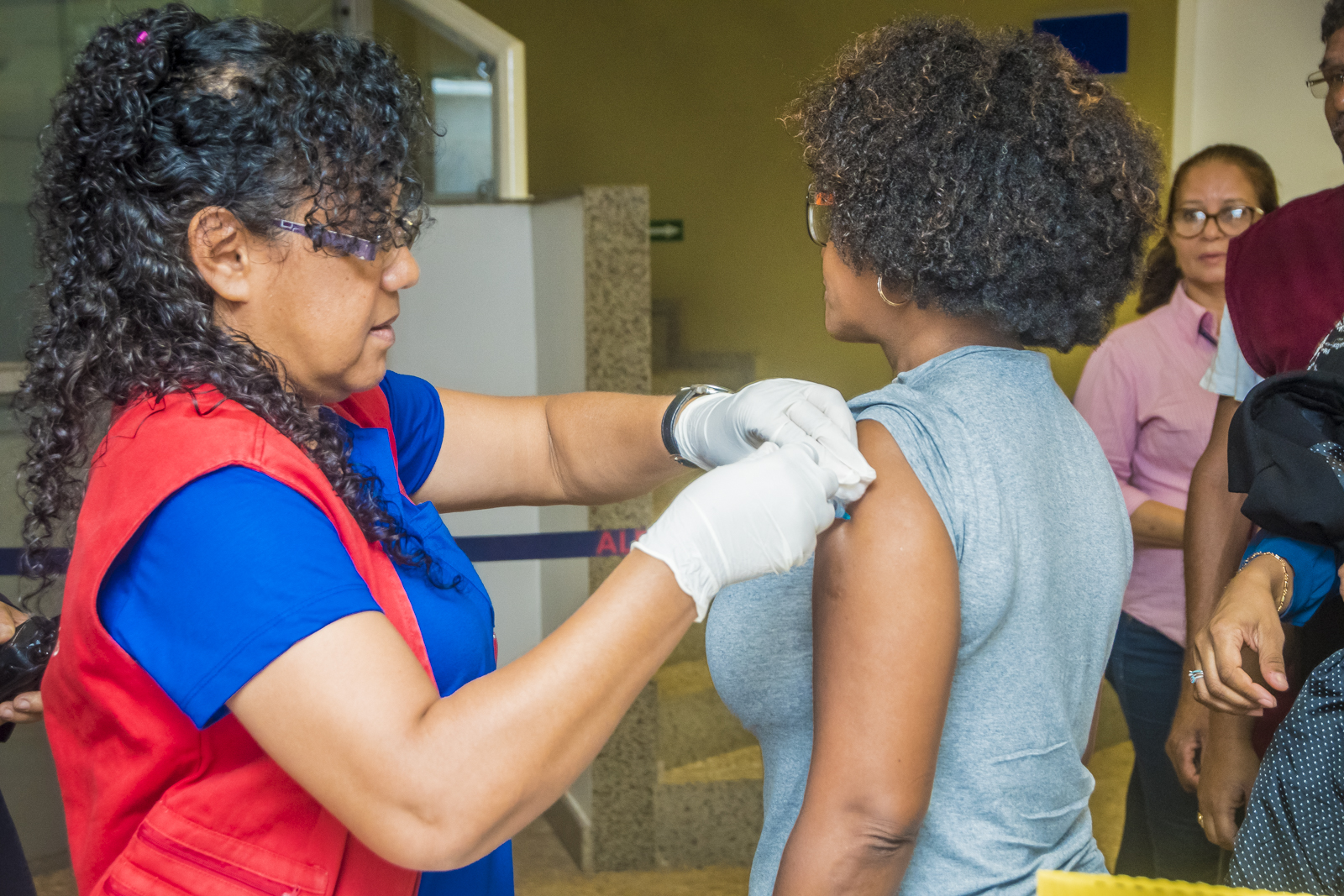 Diretoria de Saúde e Gedema promovem campanha de vacinação contra a gripe