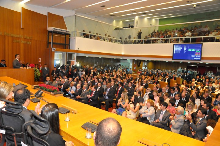 Autoridades prestigiam posse de Flávio Dino na Assembleia Legislativa