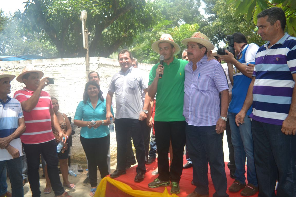 Glalbert Cutrim prestigia festa do trabalhador em Anajatuba