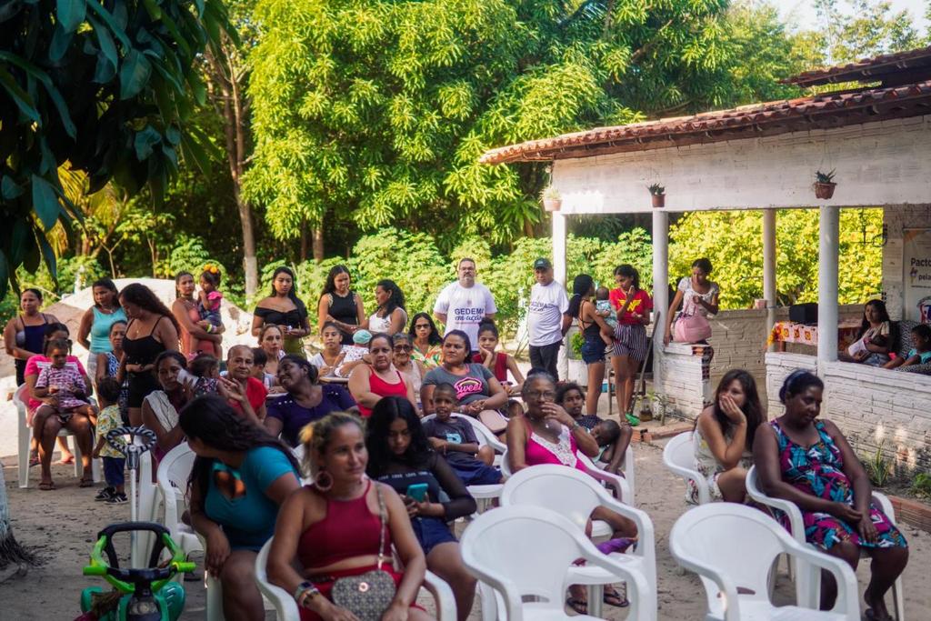 A entrega das cestas beneficiou dezenas de mulheres assistidas pelo Instituto Mateus Santana