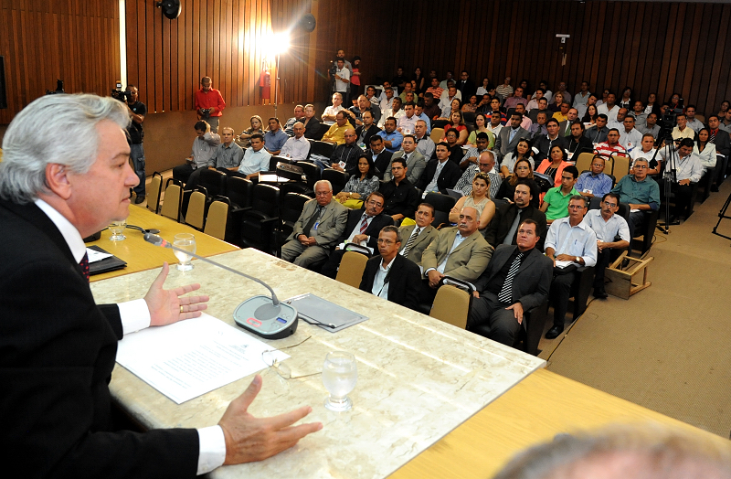 Presidente Arnaldo Melo propõe criação de colegiado dos Legislativos