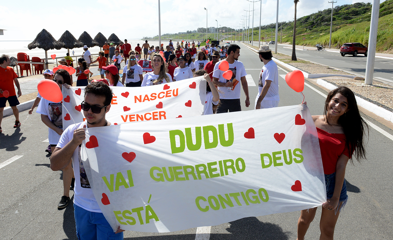 Andréa Murad participa de caminhada na Avenida Litorânea