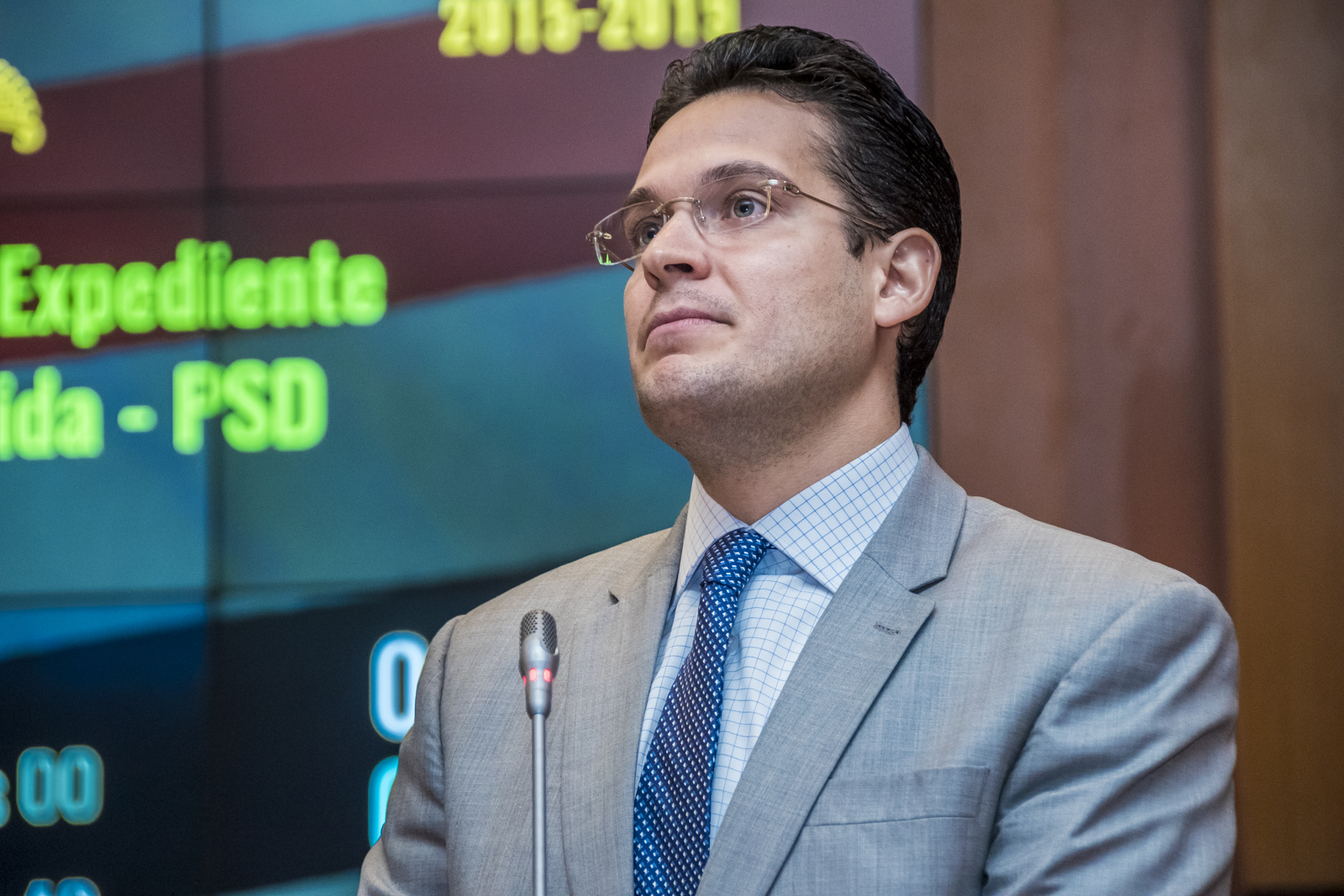 Deputado Alexandre Almeida cobra viaturas para Timon