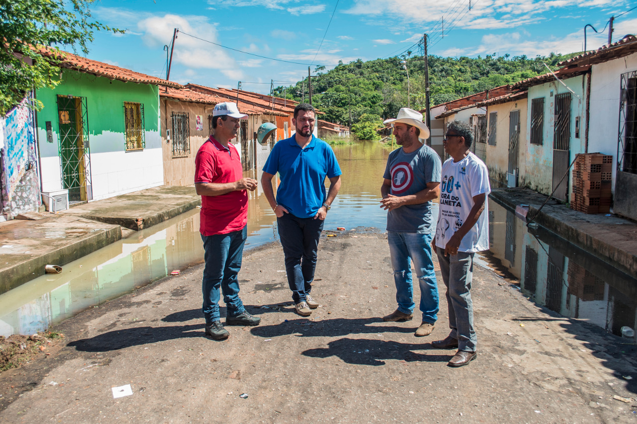 Fábio Macedo percorre áreas de alagamento em Pedreiras e Trizidela do Vale