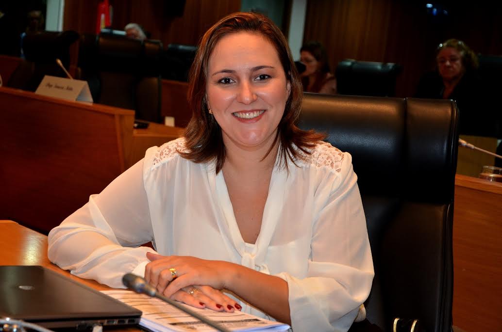 Sancionada Lei da deputada Nina Melo que garante amamentação em locais públicos