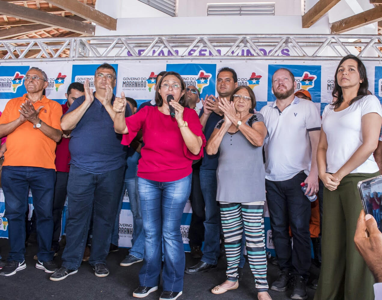 Presidente Othelino Neto prestigia inauguração de escola em Barreirinhas