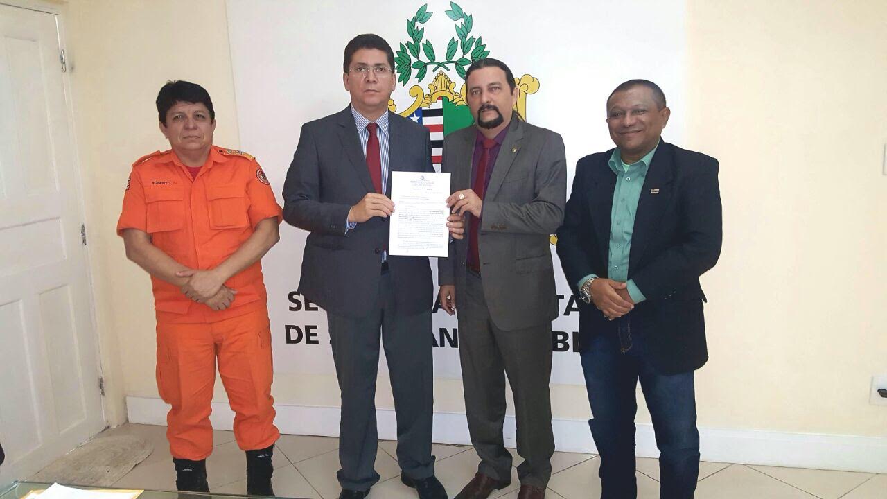 Júnior Verde entrega medidas de segurança ao secretário de Segurança 