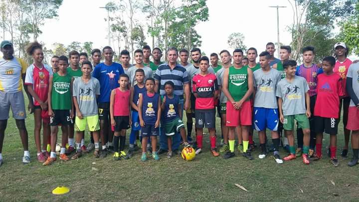 Escolinha de futebol JC Lideral recebe apoio do deputado Carlinhos Florêncio