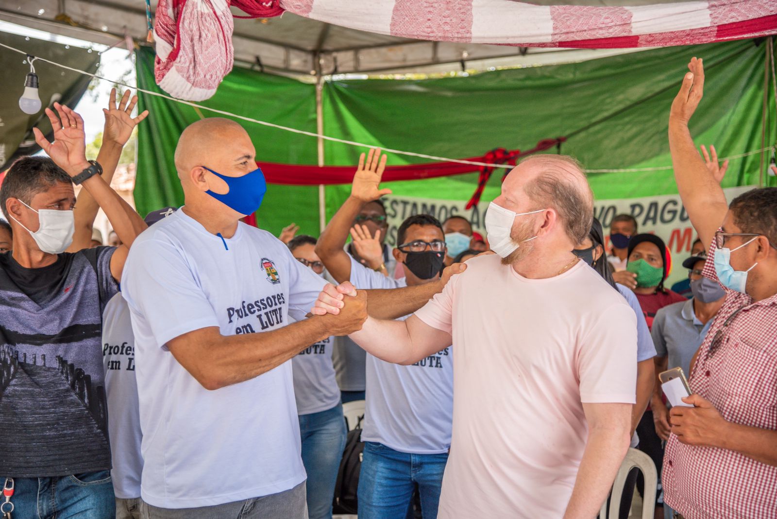 O presidente da Assembleia foi recebido pelos educadores, liderados pelo presidente do Sindicato dos Servidores Públicos do Município, Adilson Moreira, e reiterou seu compromisso com a causa