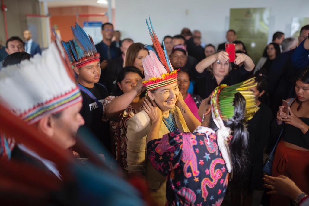 Iracema Vale recebe indígenas das etnias Guajajara e Krikati na Assembleia 
