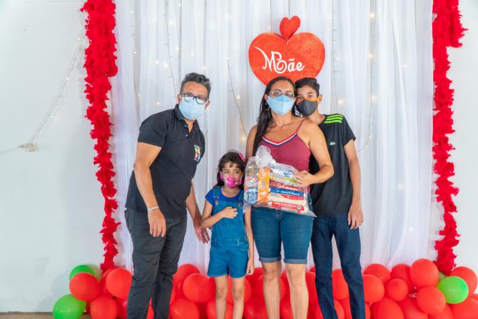 Gedema homenageia mães de alunos do programa "Sol Nascente" 