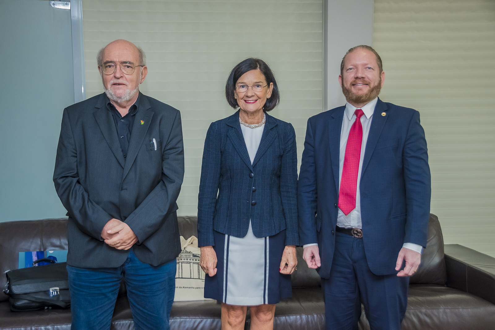 Presidente Othelino Neto recebe a cônsul da Alemanha para o Nordeste