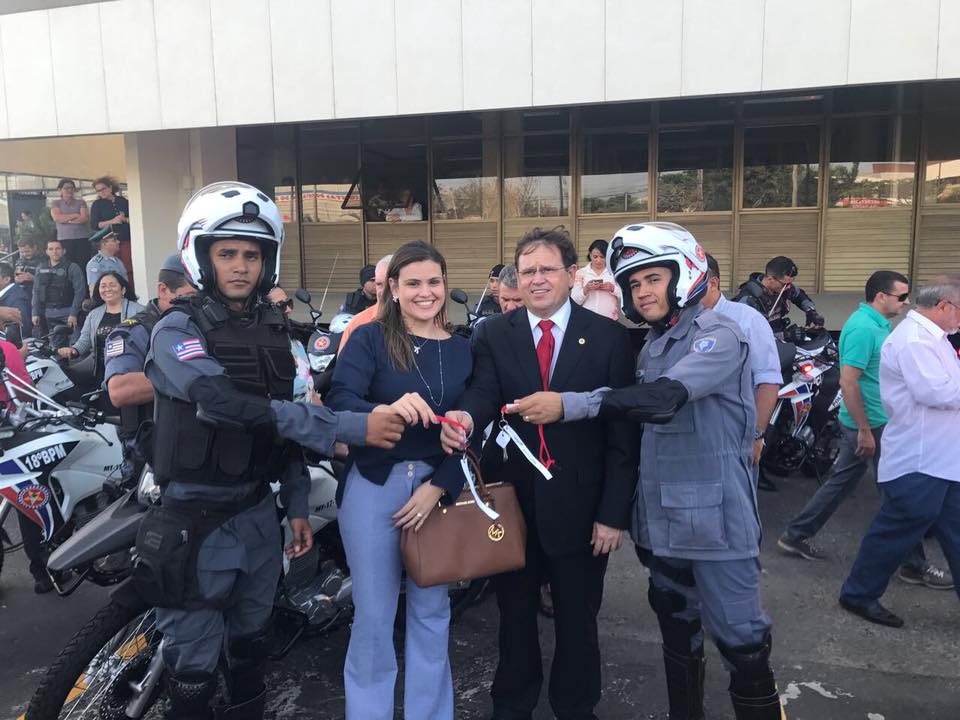 Stenio entrega motocicletas para reforço nas unidades da PM em municípios maranhenses