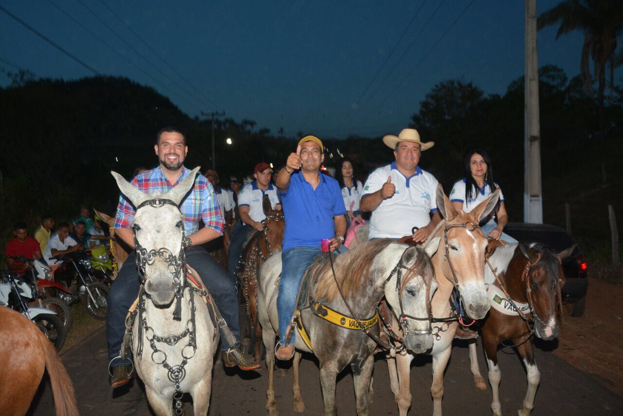 Fábio Macedo participa de IIV Cavalgada da Paz em Poção de Pedras