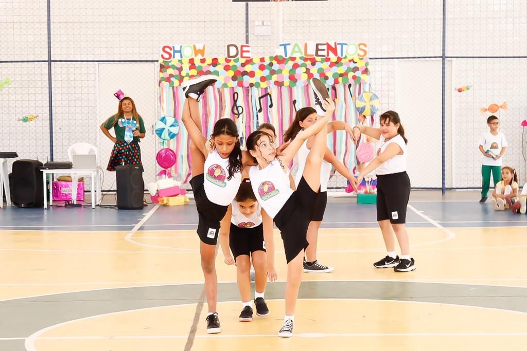 Alunas da Creche-Escola Sementinha apresentam número de dança 
