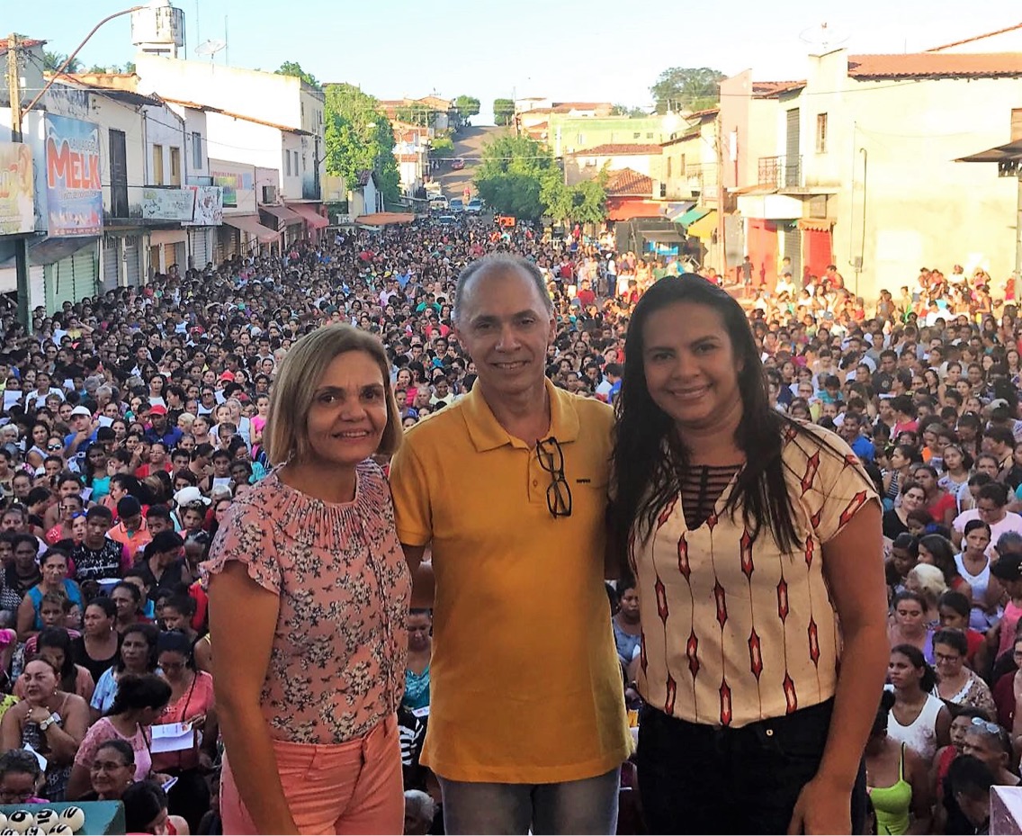 Ana do Gás participa em Esperantinópolis de comemoração em homenagem ao mês das mães