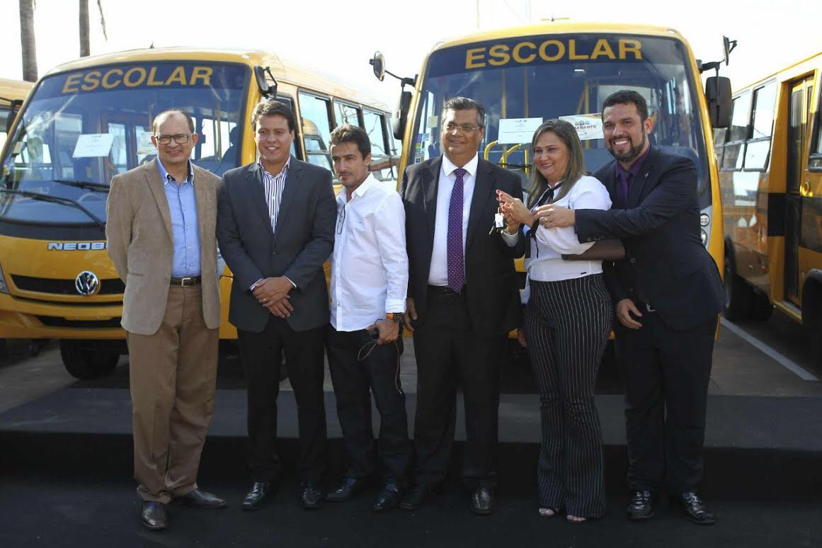 Fábio Macedo viabiliza micro-ônibus escolar para Amarante do Maranhão 