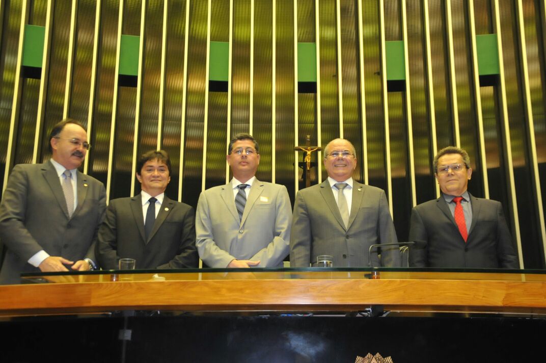 Em Brasília, Léo Cunha prestigia os 40 anos da Fundação Antônio Dino 