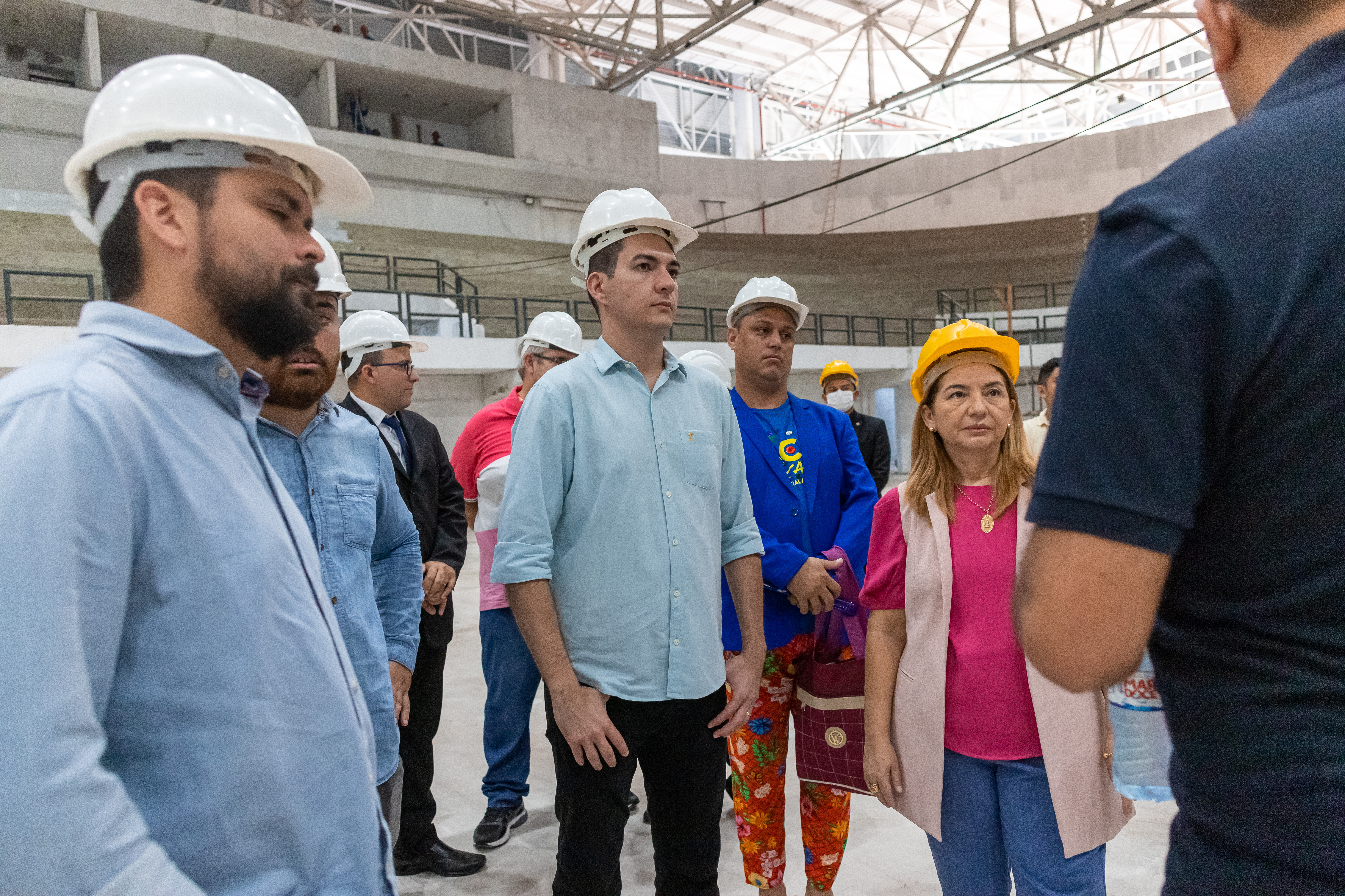 O parlamentar também acompanhou a visita da comitiva do governo ao Ginásio Castelinho, que está em obras