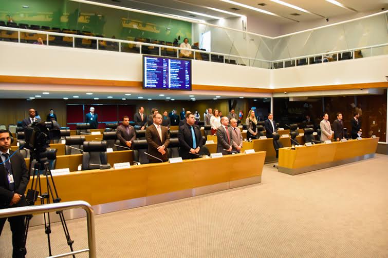 Plenário aprova medalha para o ministro Gilberto Magalhães Occhi