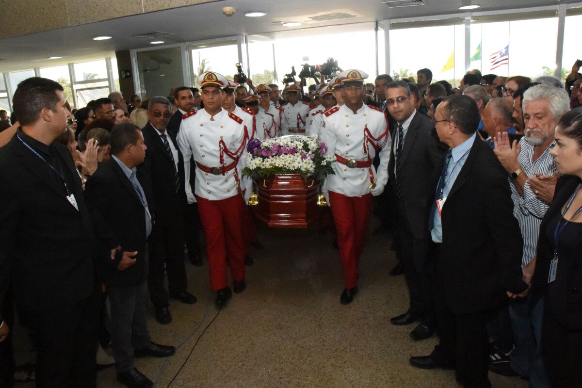 Corpo de Castelo chega à Assembleia para ser velado e receber homenagens  