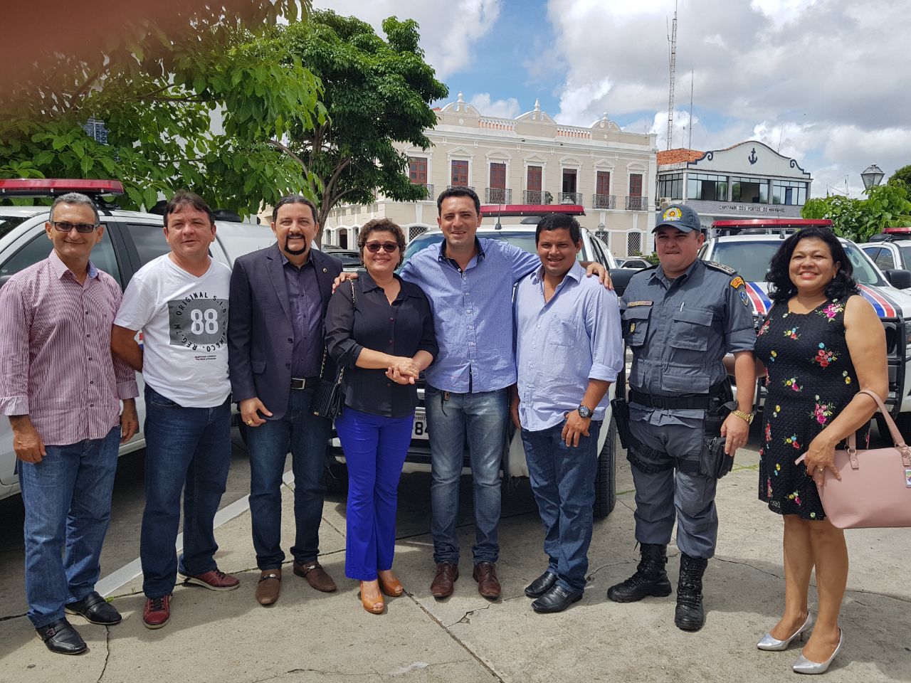 Júnior Verde prestigia entrega de viaturas policiais