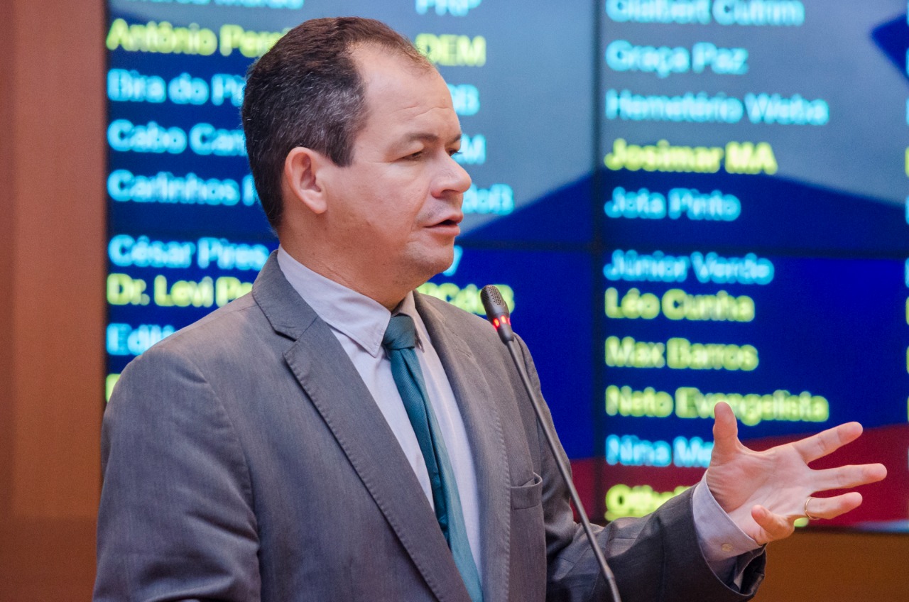 Rafael Leitoa critica ataques ao governo e destaca ações positivas da administração estadual