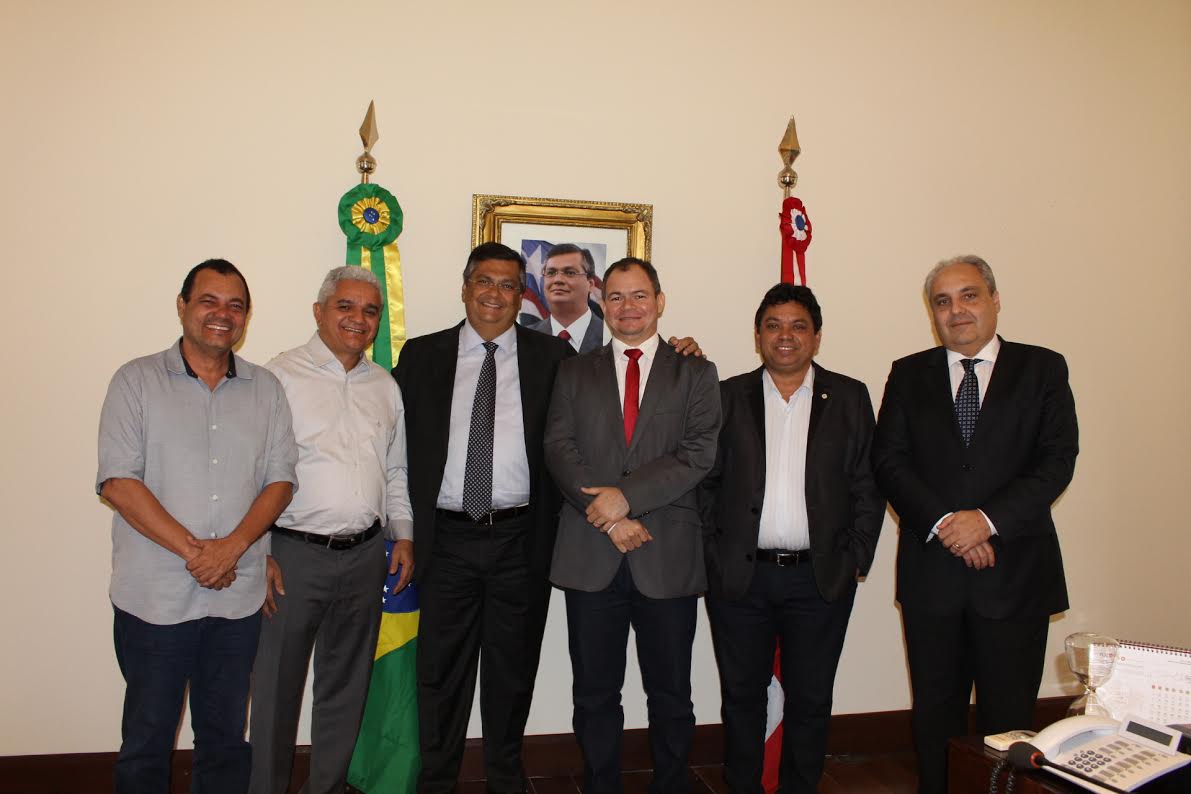 Rafael Leitoa e prefeito Américo de Sousa participam de reunião no Palácio dos Leões