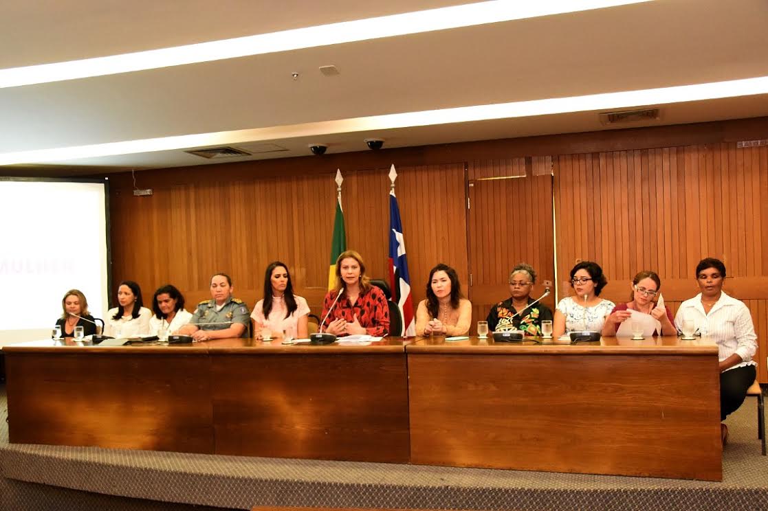 Valéria Macedo, procuradora da Mulher, realiza painel em homenagem ao Dia Nacional da Mulher