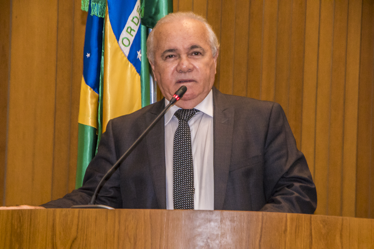 Edivaldo Holanda saúda retorno do deputado Jota Pinto à Assembleia Legislativa