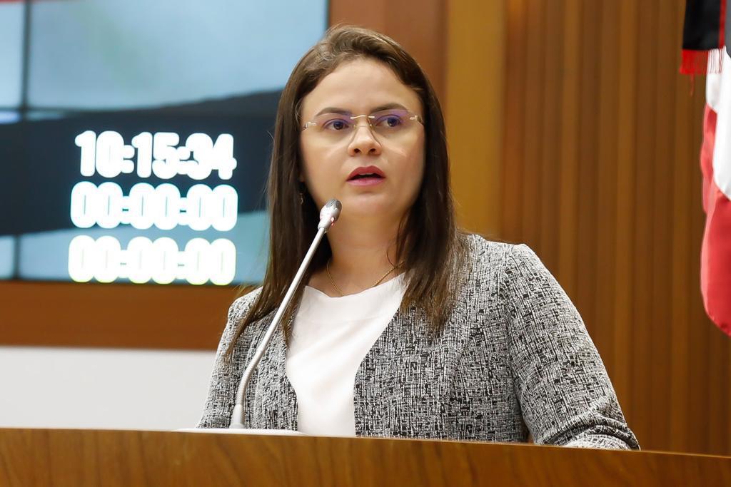 Fabiana Vilar denuncia limite imposto à quantidade de ambulâncias transportadas pelos ferryboats