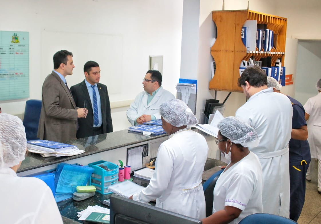Comissão de Saúde, representada por Dr. Yglesio e Wendell Lages, visita o Hospital Tarquínio Lopes