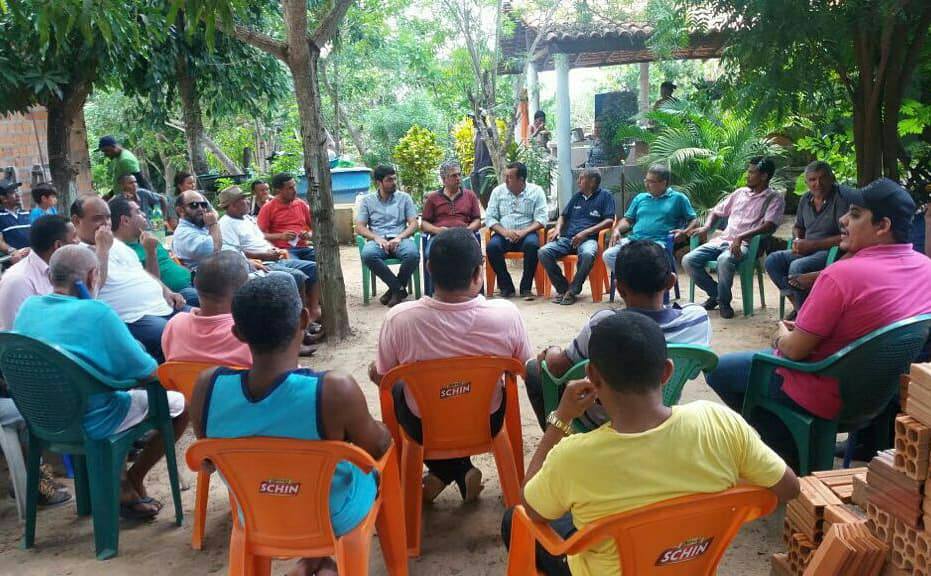 Carlinhos Florêncio visita obras de vicinais e participa de reunião na zona rural de Bacabal