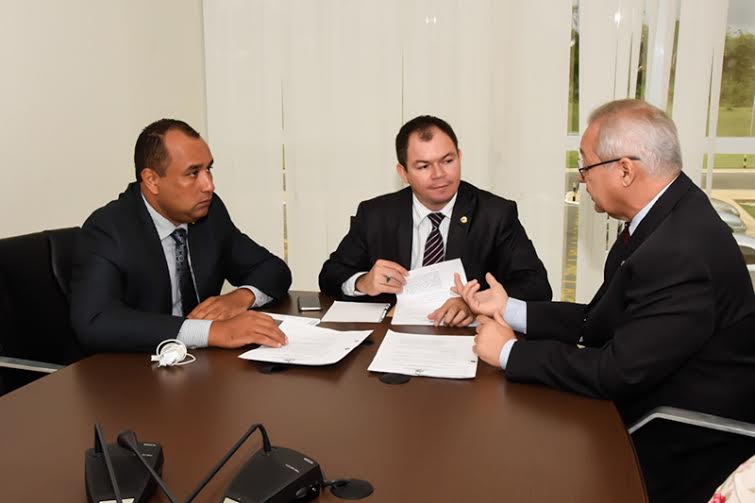 Rafael Leitoa inicia atividades como presidente da Comissão de Constituição e Justiça