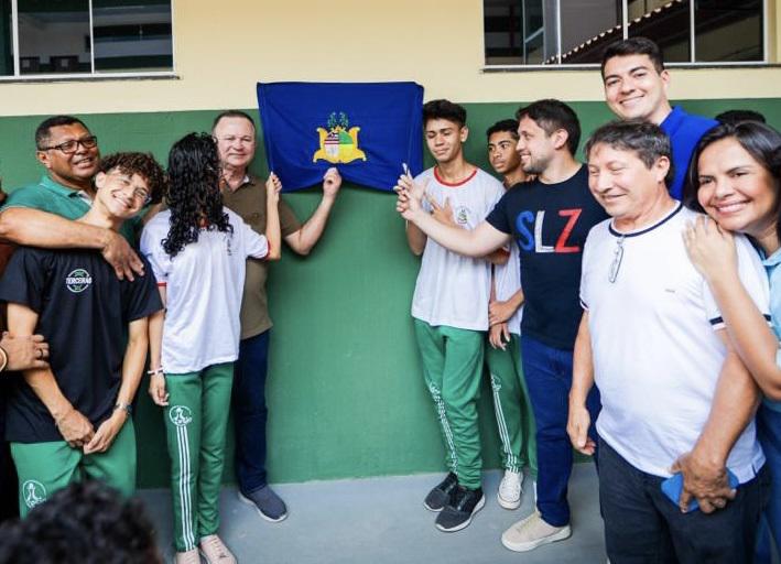 Fernando Braide acompanha entrega de obras do governo na educação em São Luís