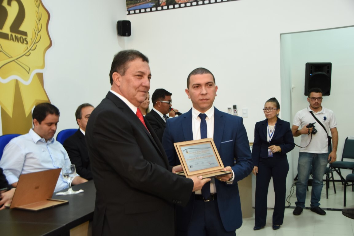 Presidente Humberto Coutinho é homenageado pela FAMEM