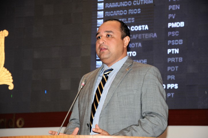 Roberto Costa cobra reinício de obras do Hospital Laura Vasconcelos de Bacabal 