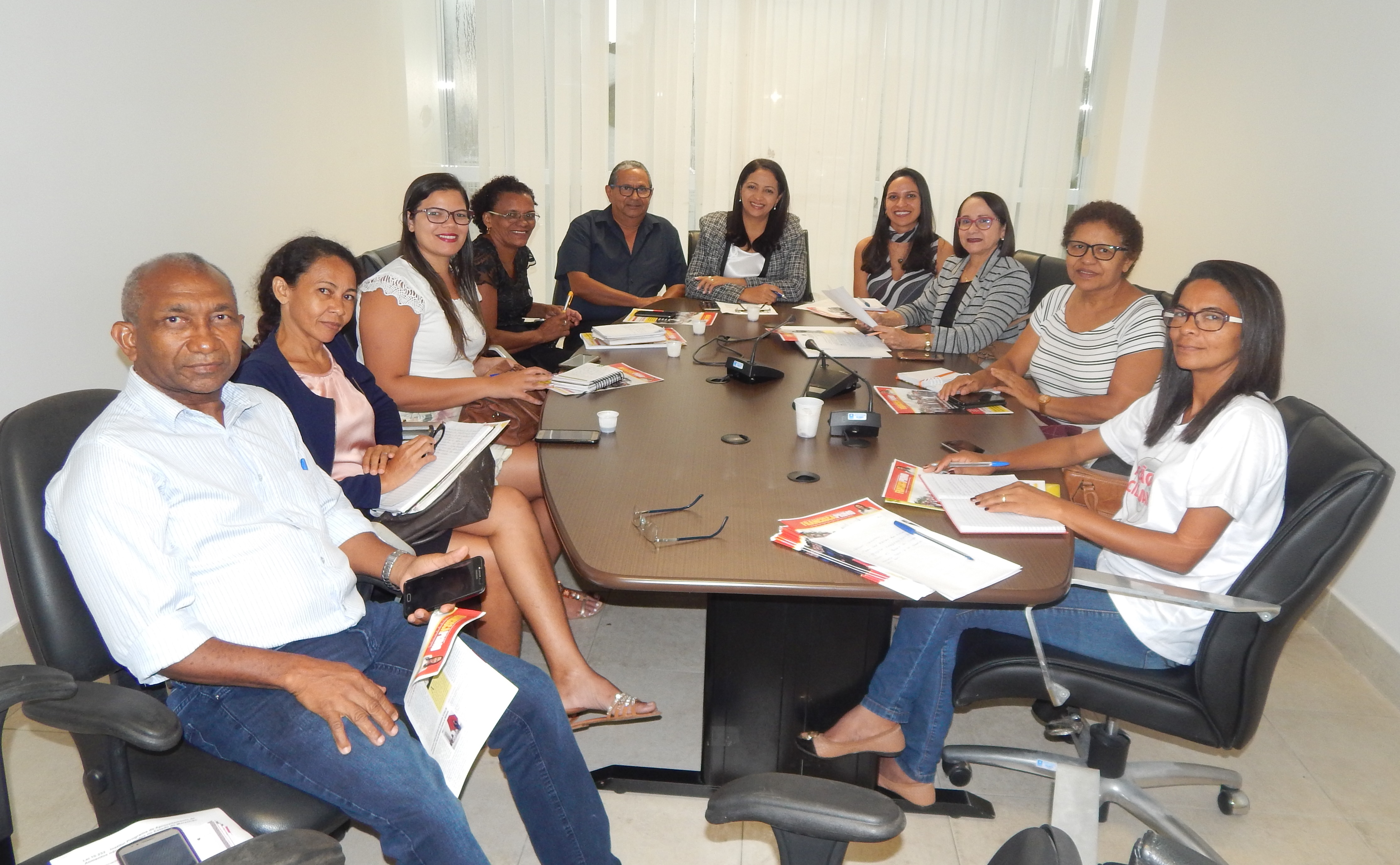 Francisca Primo reúne representantes de instituições para debater programa