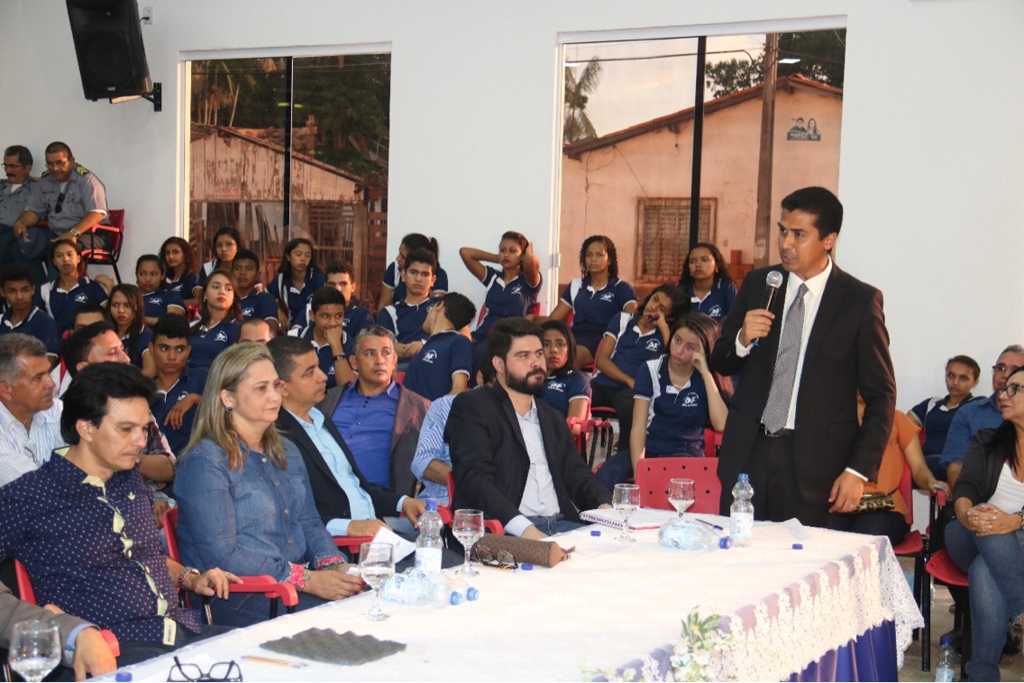 Marco Aurélio participa de audiência pública pela implantação da Uemasul em Amarante