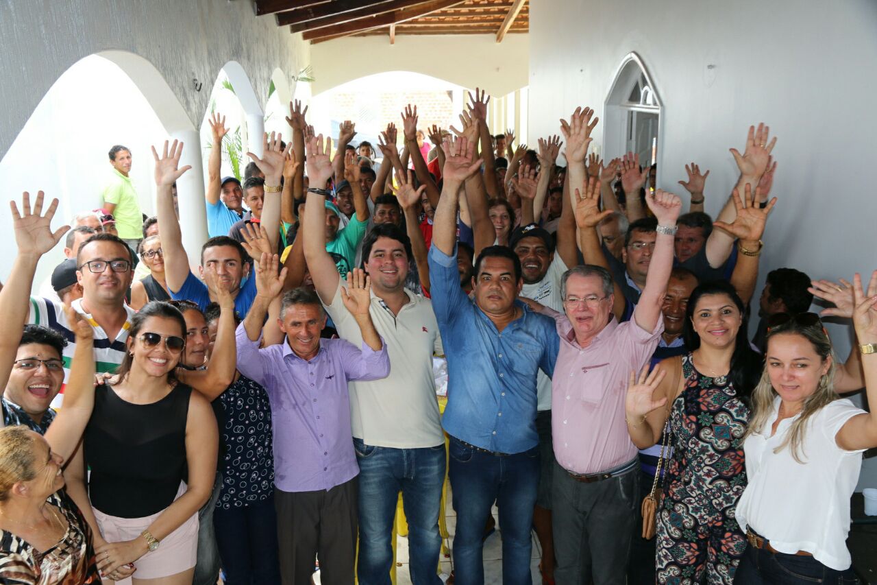 Deputado Levi Pontes e deputado federal André Fufuca são apresentados em Santa Quitéria 